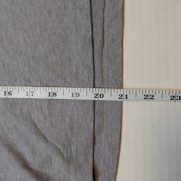 Juniors' Monster High Clawdeen Wolf "The Fashionista" Cropped Graphic Tee XL - Picture 5 of 6